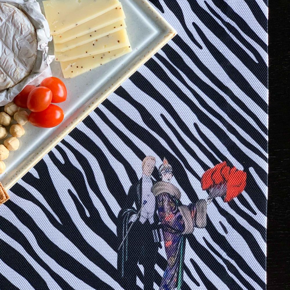Zebra Desen Üzerine Moda Figürlü Amerikan Servis Modern Tasarım - 4'lü 30x50 cm
