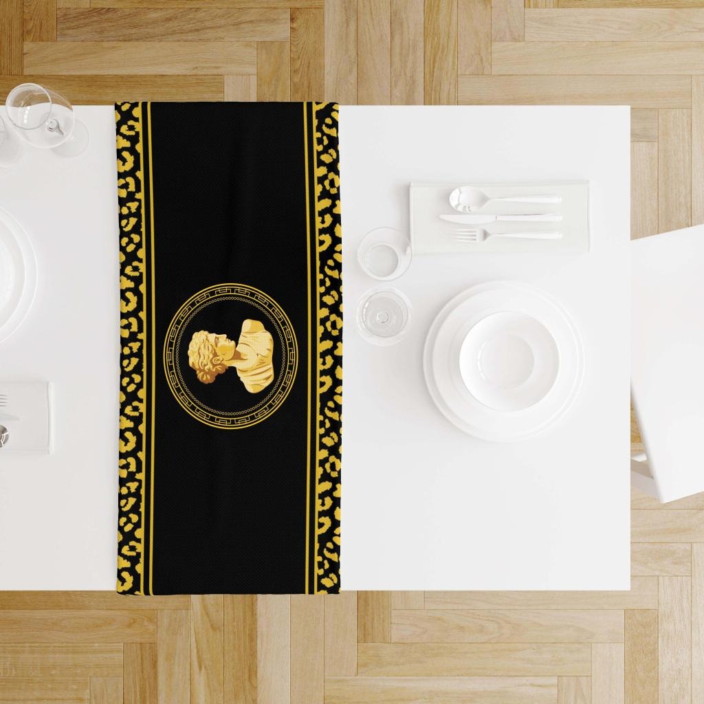 Siyah Büst Detaylı Runner Örtüsü 140x45CM