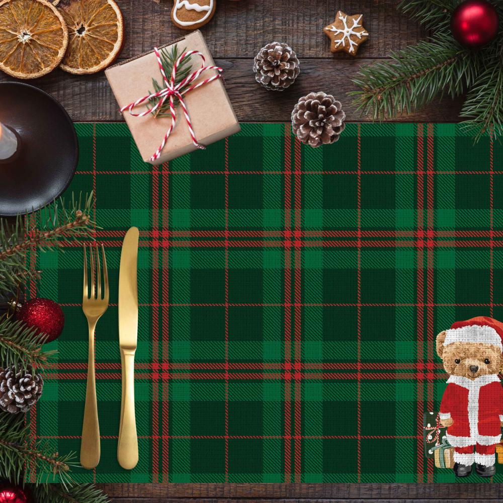 Santa Bear Ekose Amerikan Servis – Yılbaşı Sofraları İçin Teddy Kumaş - 4'lü Set (30x50 cm)