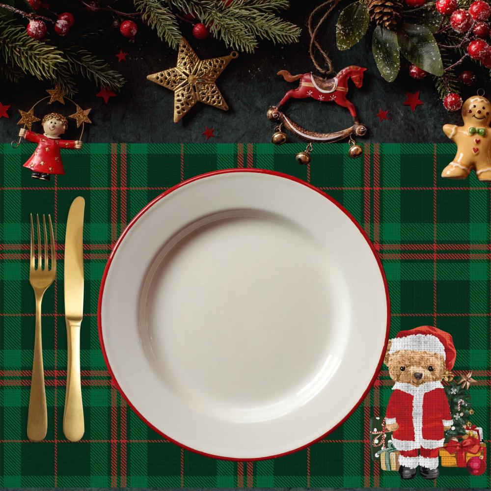 Santa Bear Ekose Amerikan Servis – Yılbaşı Sofraları İçin Teddy Kumaş - 4'lü Set (30x50 cm)